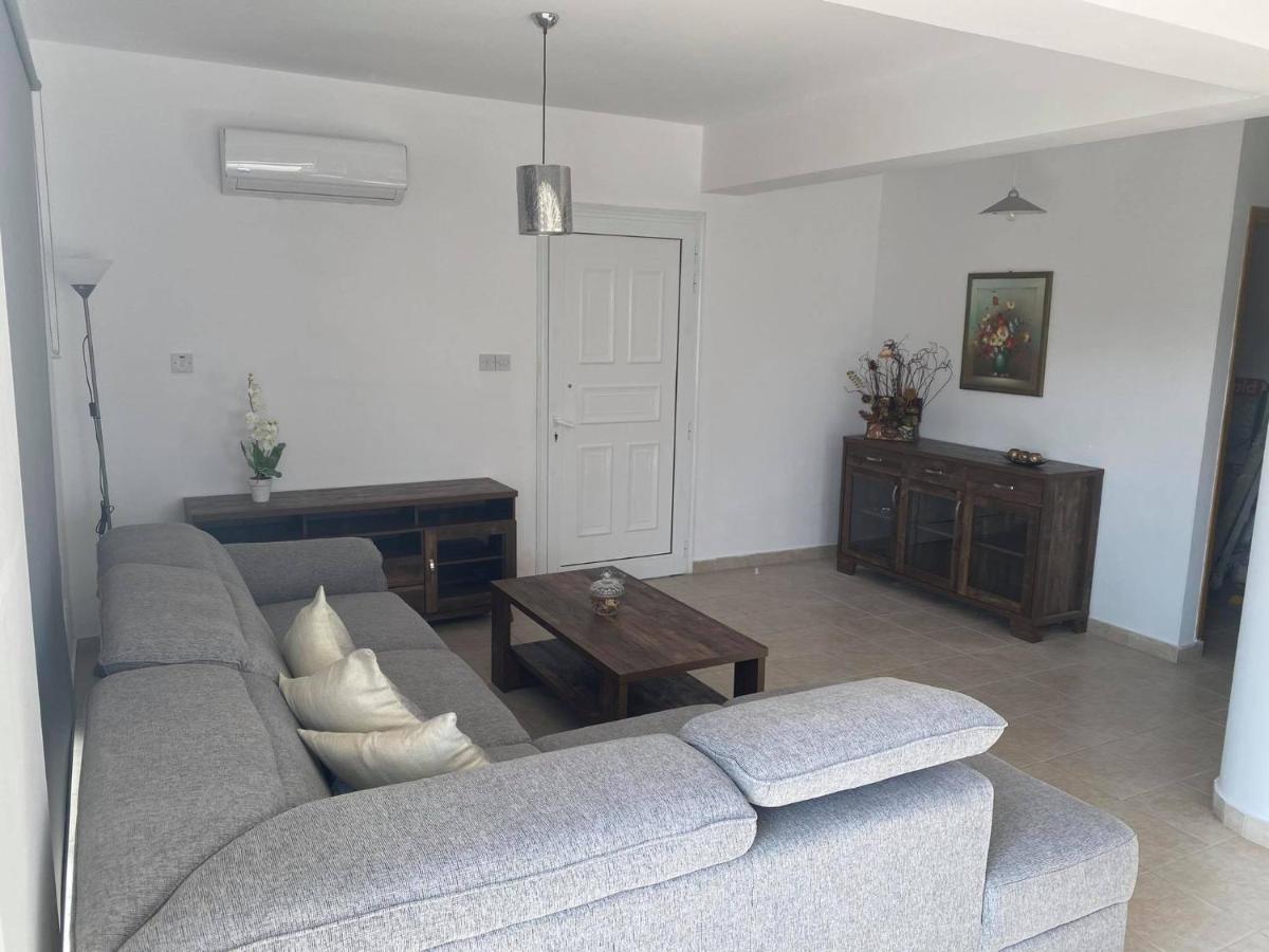 Cosy Apartment In Kato Paphos With Pool Access Eksteriør billede